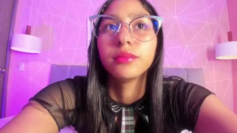 Snapshot of paulacastilla chatting on October 2025 04:19:02 PM Pau online show from October 2025 04:19:02 PM