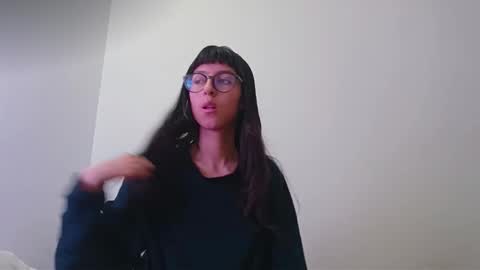   online show from December 2025 09:55:01 PM