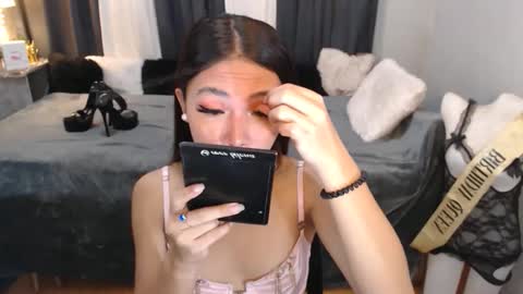 paulalawman online show from December 2025 11:34:02 PM