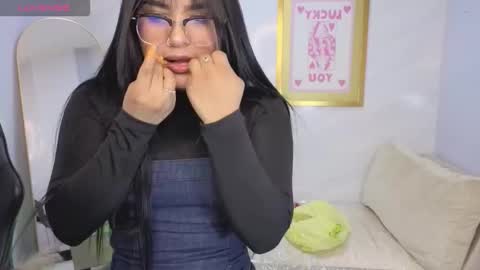 Live 800am 200pm COLOMBIAN HOUR online show from December 2025 01:29:01 PM