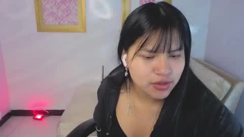 Snapshot of paulette_v chatting on May 2026 12:22:02 PM Live 800am 200pm COLOMBIAN HOUR online show from May 2026 12:22:02 PM