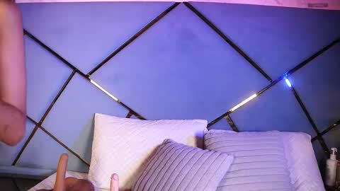 Paulina  online show from December 2025 07:41:01 PM