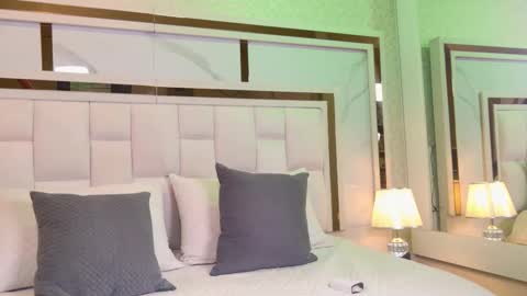 Paulina  online show from January 2026 07:16:01 PM