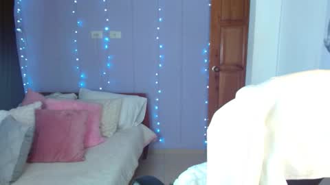 Snapshot of paulina_galvis2700 chatting on October 2025 03:52:01 PM paulina online show from October 2025 03:52:01 PM