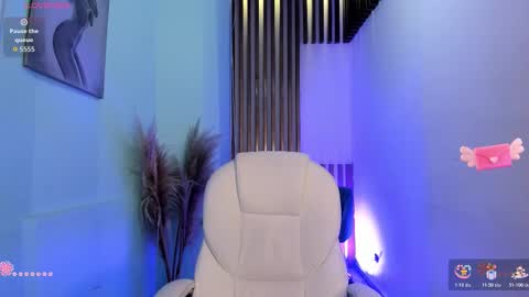 Paulina Belle online show from December 2025 12:57:02 PM