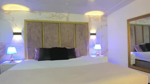 Paulina online show from October 2025 01:33:02 PM