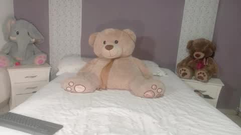 paulina online show from November 2025 05:14:02 PM