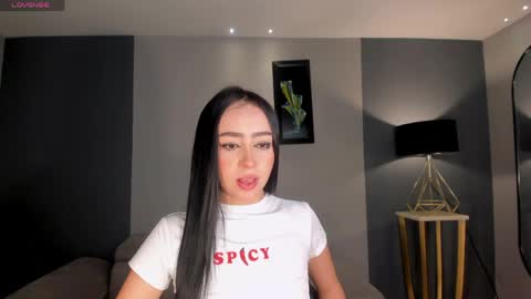 Snapshot of paulinesanz chatting on May 2026 07:07:02 PM Pauline Sanz online show from May 2026 07:07:02 PM