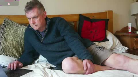 paullie2011 online show from April 2026 08:54:01 AM