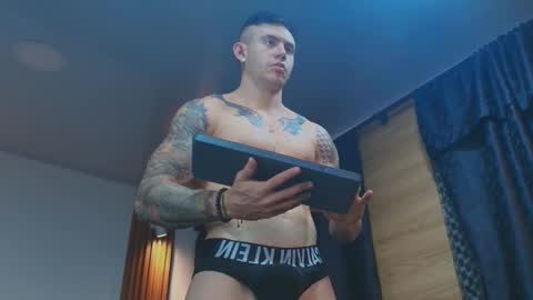 Snapshot of paulthompson_ chatting on February 2026 12:20:01 PM Paul online show from February 2026 12:20:01 PM