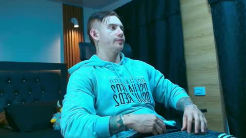 Paul online show from April 2026 11:57:02 PM