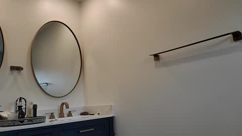 Snapshot of pavonesplash chatting on December 2025 05:40:02 PM Pavone splash online show from December 2025 05:40:02 PM