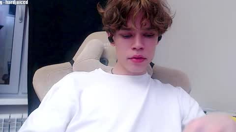 Snapshot of pawclaw chatting on November 2025 08:45:01 PM pawclaw online show from November 2025 08:45:01 PM