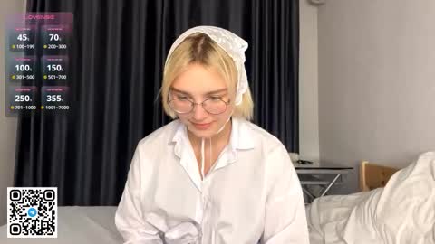 Lola online show from November 2025 05:57:01 PM