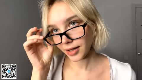 Lola online show from November 2025 02:50:02 PM