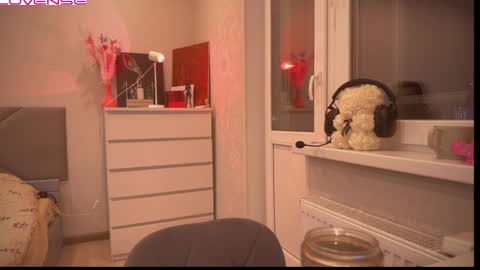 Snapshot of peaceful_oblivion chatting on March 2025 09:32:02 PM Sandra Next Stream pm MSK 5 pm UTC1pm EDT online show from March 2025 09:32:02 PM