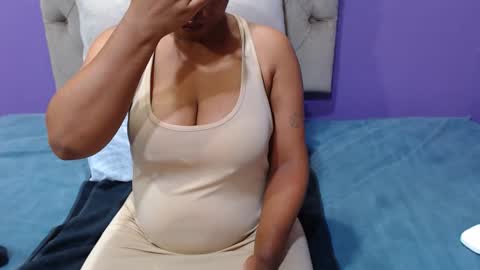 Snapshot of peachassxx chatting on April 2026 05:32:01 AM peachy online show from April 2026 05:32:01 AM
