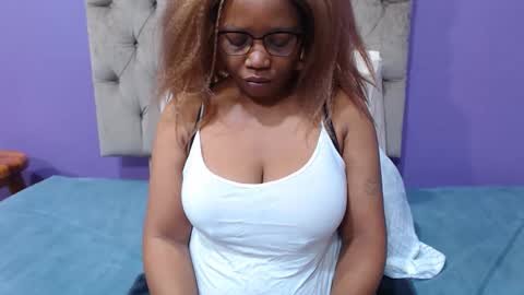 Snapshot of peachassxx chatting on April 2026 05:38:01 AM peachy online show from April 2026 05:38:01 AM