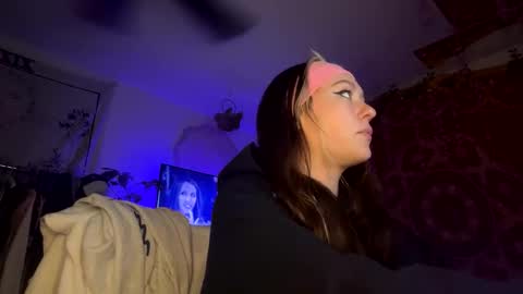 peachesncreampiezz online show from April 2026 11:38:02 PM