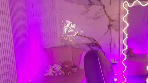 peachy_tay online show from April 2026 11:38:01 AM