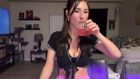 Snapshot of peachyflowers chatting on February 2025 02:53:02 AM Olivia online show from February 2025 02:53:02 AM