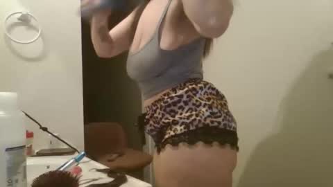 peachyhoneydrip online show from May 2026 02:06:01 AM