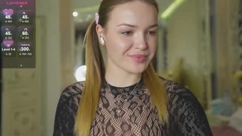 Angelina online show from December 2025 02:09:02 AM