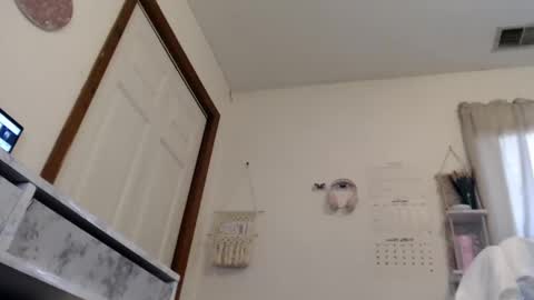 Snapshot of peachyykat chatting on December 2024 03:42:01 PM kat online show from December 2024 03:42:01 PM