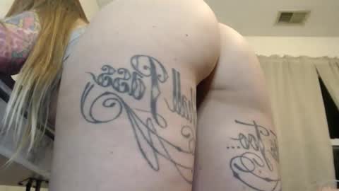 Snapshot of peachyykat chatting on January 2025 12:57:02 AM kat online show from January 2025 12:57:02 AM