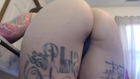 Snapshot of peachyykat chatting on March 2025 02:34:02 PM kat online show from March 2025 02:34:02 PM