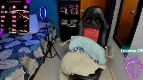 Snapshot of peanut_tangerine chatting on October 2025 01:57:01 AM Tangerine Penaut online show from October 2025 01:57:01 AM