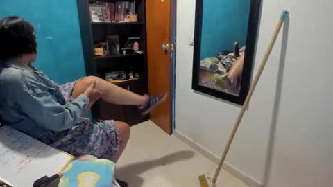 Snapshot of peanut_tangerine chatting on December 2025 09:19:02 PM Tangerine Penaut online show from December 2025 09:19:02 PM