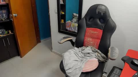 Tangerine Penaut online show from December 2025 01:00:01 AM