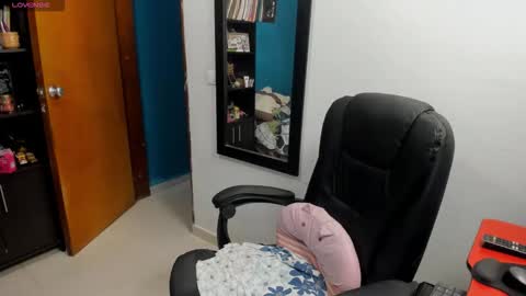 Tangerine Penaut online show from January 2026 12:15:01 AM