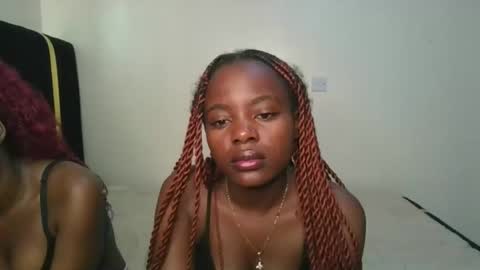 Snapshot of pearl_velvet chatting on November 2025 05:50:02 AM vel online show from November 2025 05:50:02 AM