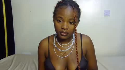 Snapshot of pearl_velvet chatting on November 2025 03:06:01 AM vel online show from November 2025 03:06:01 AM