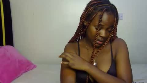 Snapshot of pearl_velvet chatting on November 2025 04:07:02 PM vel online show from November 2025 04:07:02 PM