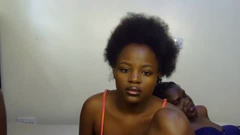 Snapshot of pearl_velvet chatting on November 2025 07:10:01 AM vel online show from November 2025 07:10:01 AM