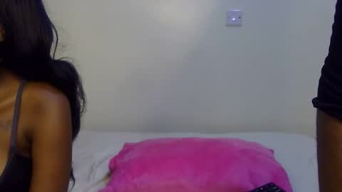 Snapshot of pearl_velvet chatting on December 2025 03:33:01 AM vel online show from December 2025 03:33:01 AM