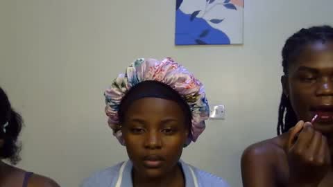 Snapshot of pearl_velvet chatting on December 2025 04:45:01 PM vel online show from December 2025 04:45:01 PM