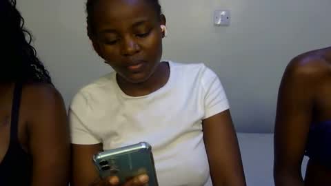 Snapshot of pearl_velvet chatting on December 2025 06:26:01 PM vel online show from December 2025 06:26:01 PM