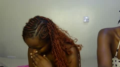 Snapshot of pearl_velvet chatting on December 2025 11:46:01 PM vel online show from December 2025 11:46:01 PM