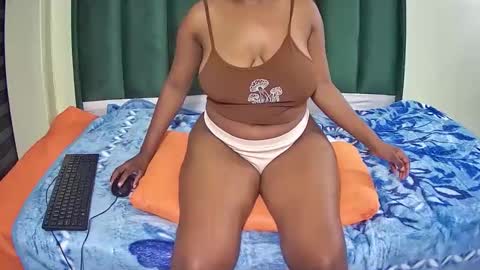 Snapshot of pearlx_ chatting on December 2025 08:13:02 PM pearlx_ online show from December 2025 08:13:02 PM