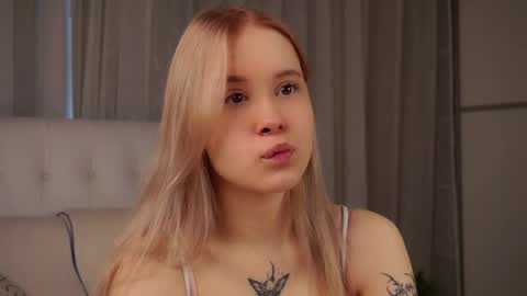 Lily online show from April 2026 03:09:02 AM