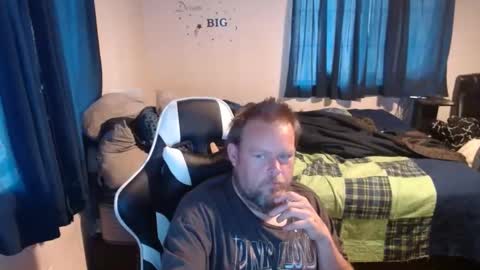 Snapshot of pecker40 chatting on December 2024 04:40:02 PM pecker40 online show from December 2024 04:40:02 PM