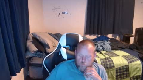 Snapshot of pecker40 chatting on January 2025 02:06:02 AM pecker40 online show from January 2025 02:06:02 AM