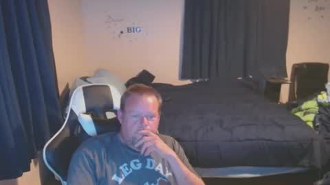 Snapshot of pecker40 chatting on February 2025 03:56:02 AM pecker40 online show from February 2025 03:56:02 AM