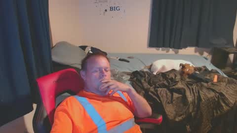 Snapshot of pecker40 chatting on October 2025 01:26:02 AM pecker40 online show from October 2025 01:26:02 AM