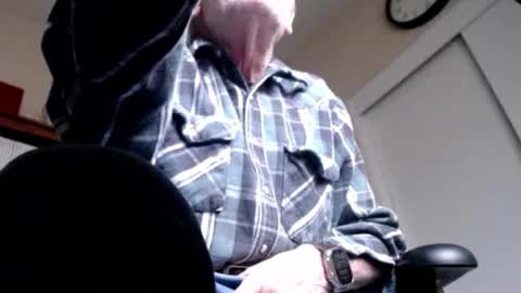 Snapshot of pem1650 chatting on November 2025 10:04:01 PM pem1650 online show from November 2025 10:04:01 PM