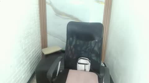 Penelopee Rouse online show from October 2025 07:36:02 PM